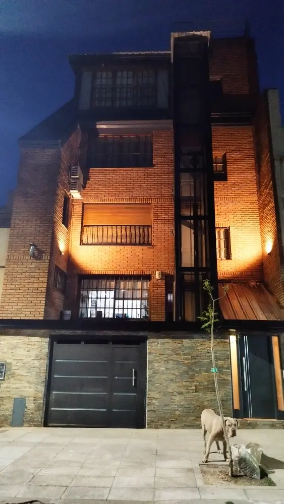 Furnished five-bedroom house in Villa Devoto