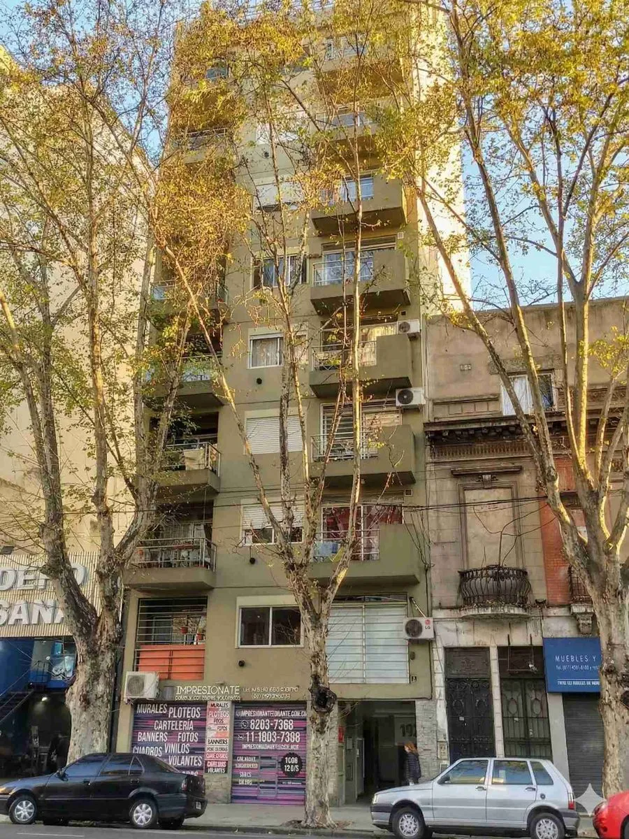 Monoambiente con balcón en Caballito