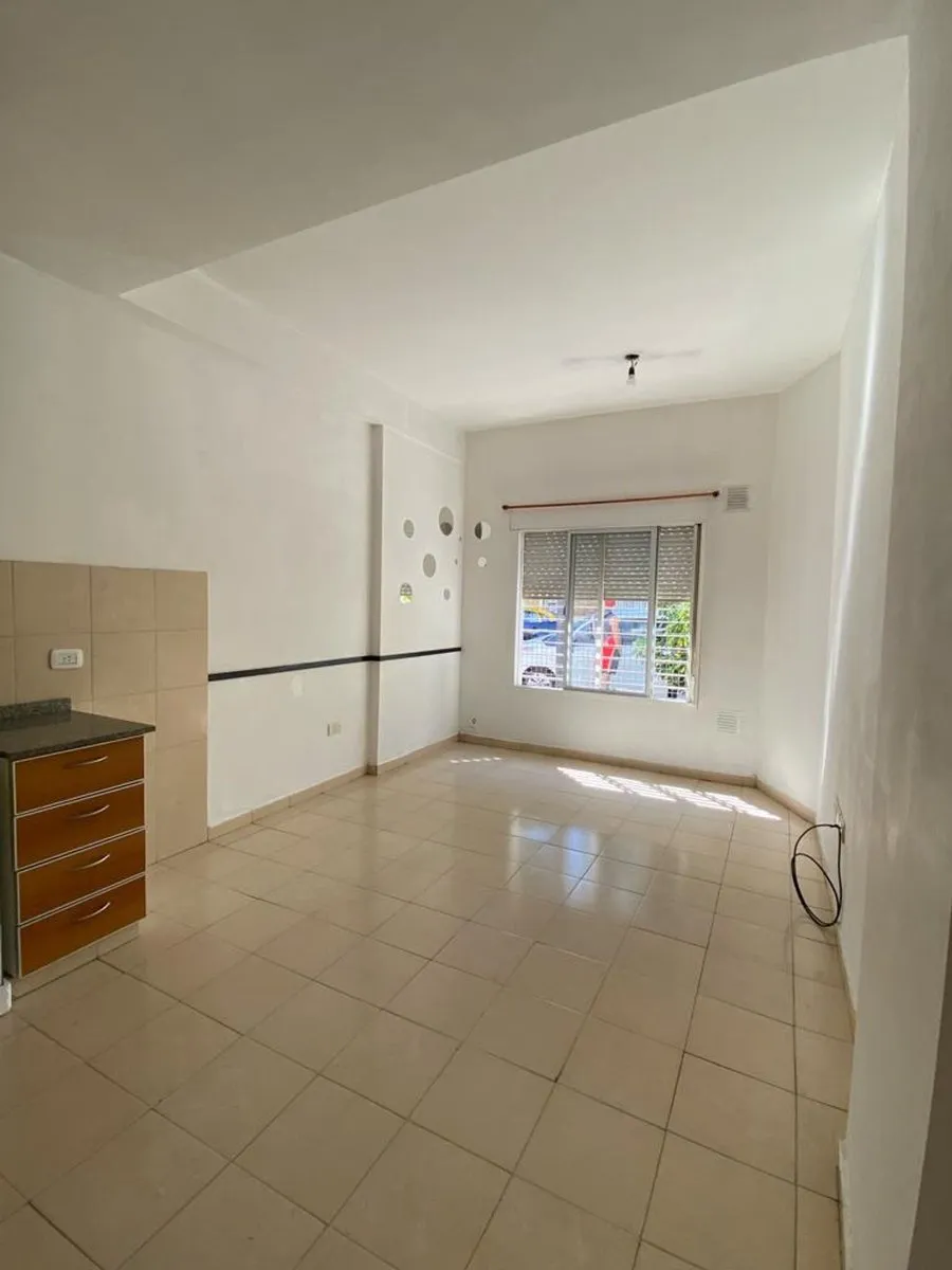 Departamento de 2 ambientes con patio en Villa Pueyrredón
