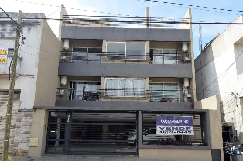 Studio apartment on the ground floor with balcony in La Matanza