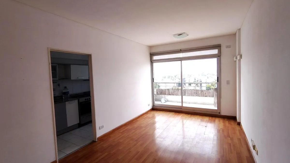 Departamento de 2 ambientes con balcón en Parque Chas