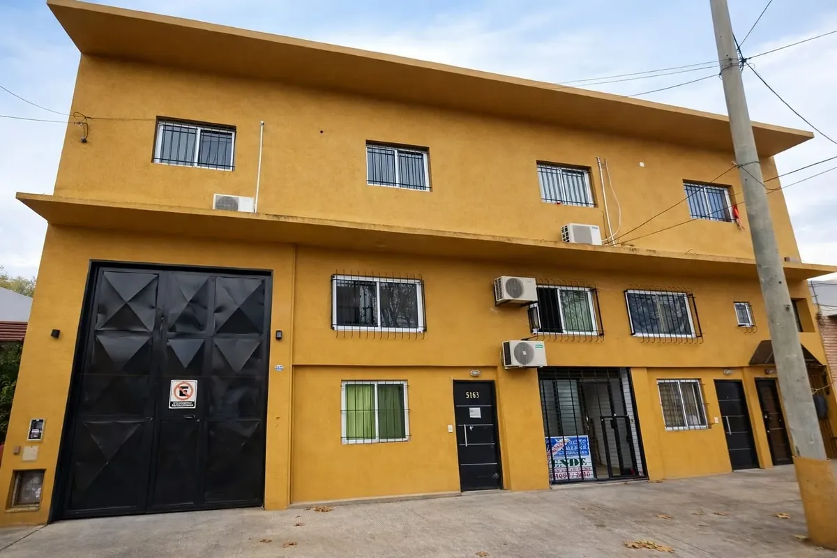 Departamento monoambiente con patio en Caseros, Tres de Febrero