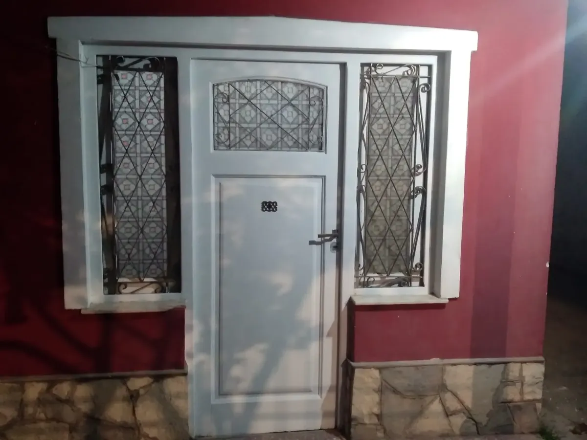 Two-room house for rent in Lomas de Zamora