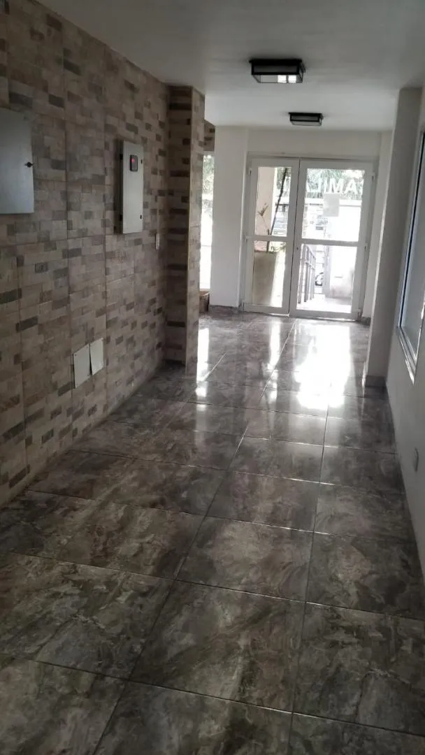 Departamento monoambiente con balcón al contrafrente en Tres de Febrero