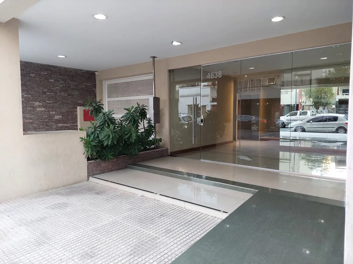 Monoambiente con balcón al frente en Villa Pueyrredón