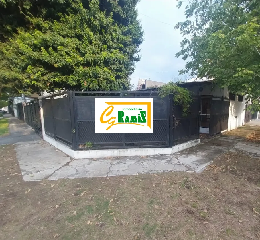 PH de 2 ambientes com 1 quarto e pátio em Ituzaingó