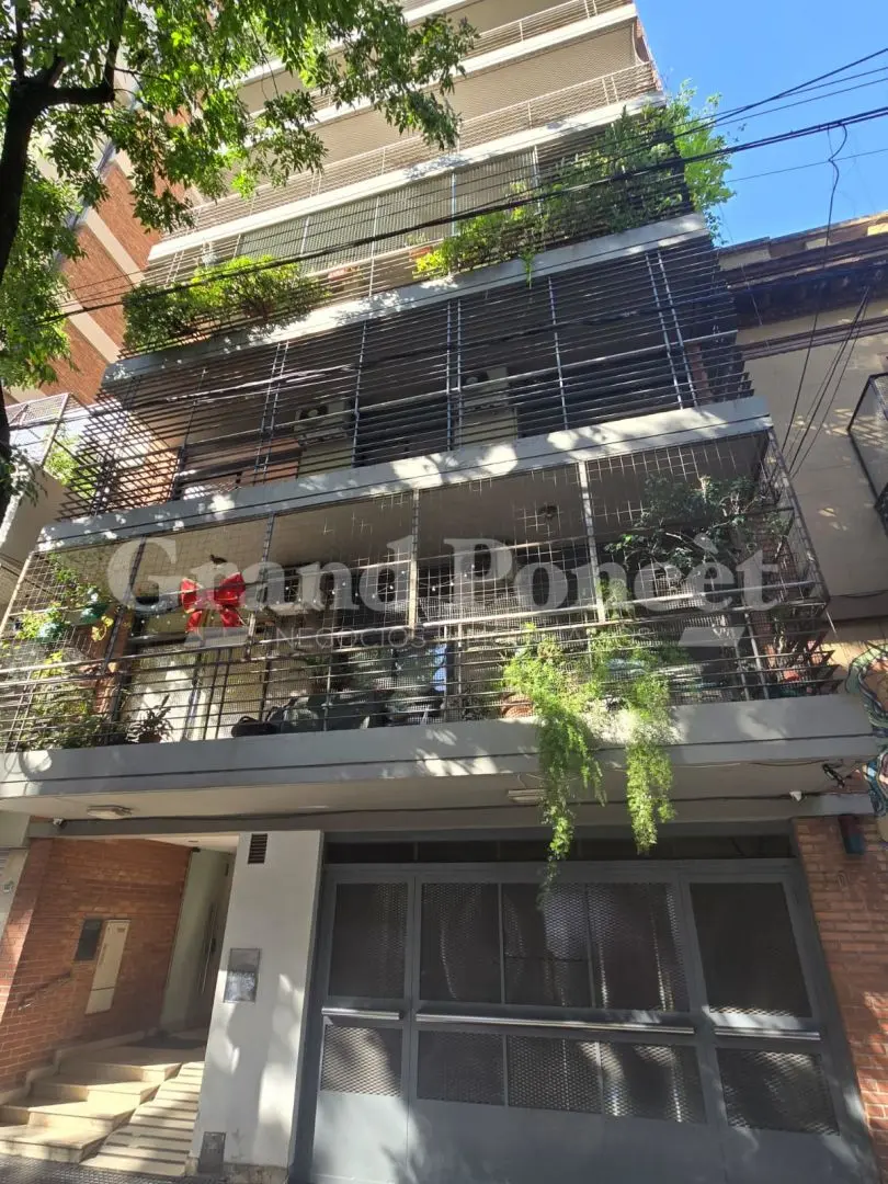 Квартира с 2 спальнями и балконом в Colegiales