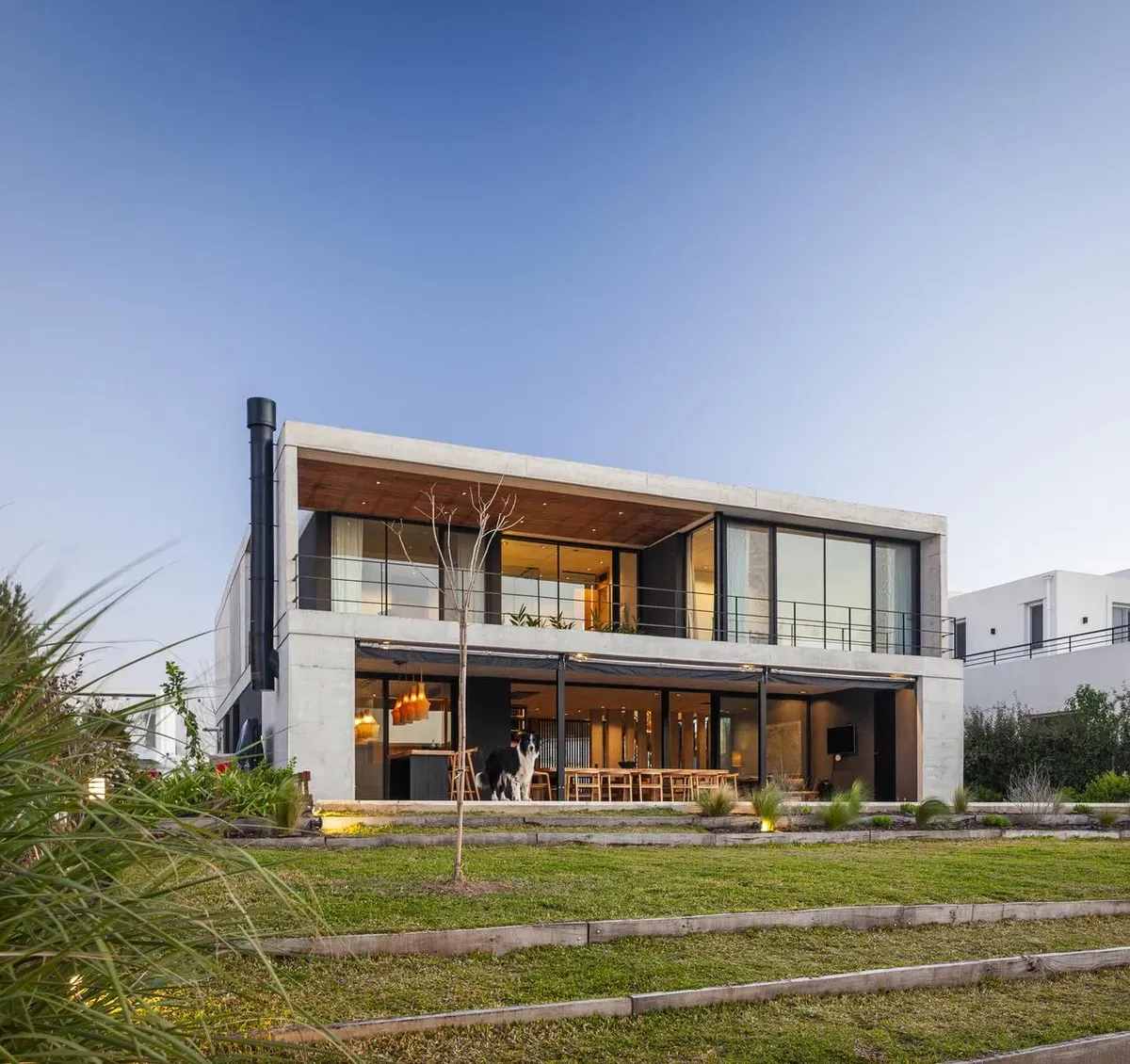 Casa com 4 dormitórios em suíte mobiliada com orientação norte em Tigre