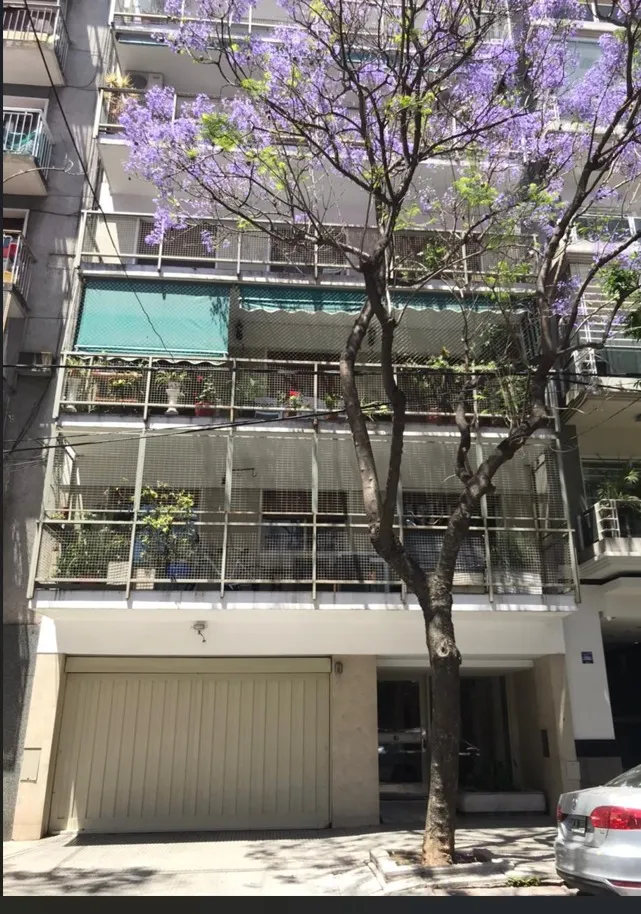 Квартира с 2 спальнями в Caballito Sur с балконом и видом во двор