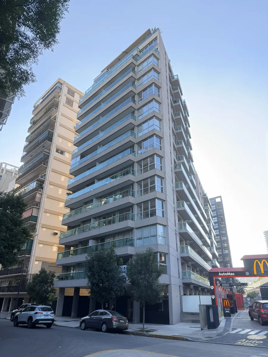Two-room apartment with covered parking in Belgrano