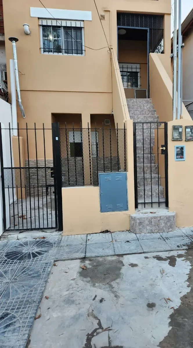 Two-room PH-style apartment with private patio in Tigre