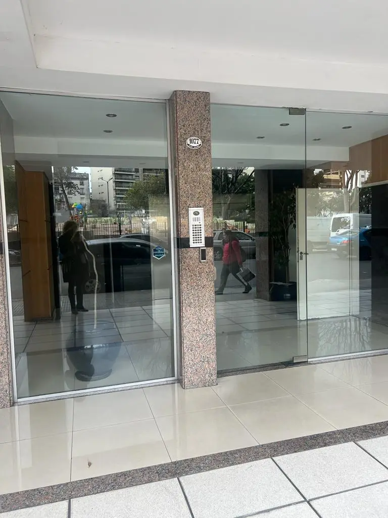 Apartamento de dois ambientes para alugar em Balvanera com varanda de frente