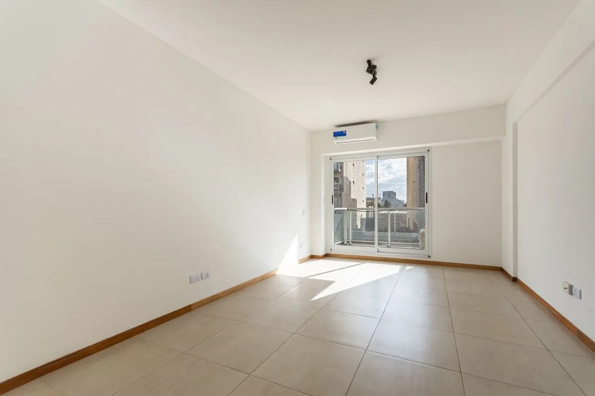 Двухуровневая квартира с 1 спальней и парковкой в Villa Crespo