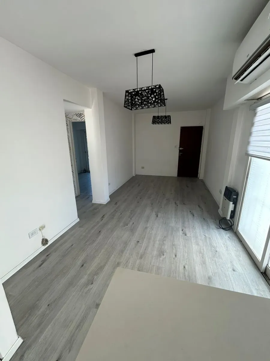Apartamento de três ambientes para alugar em Ciudad Jardín