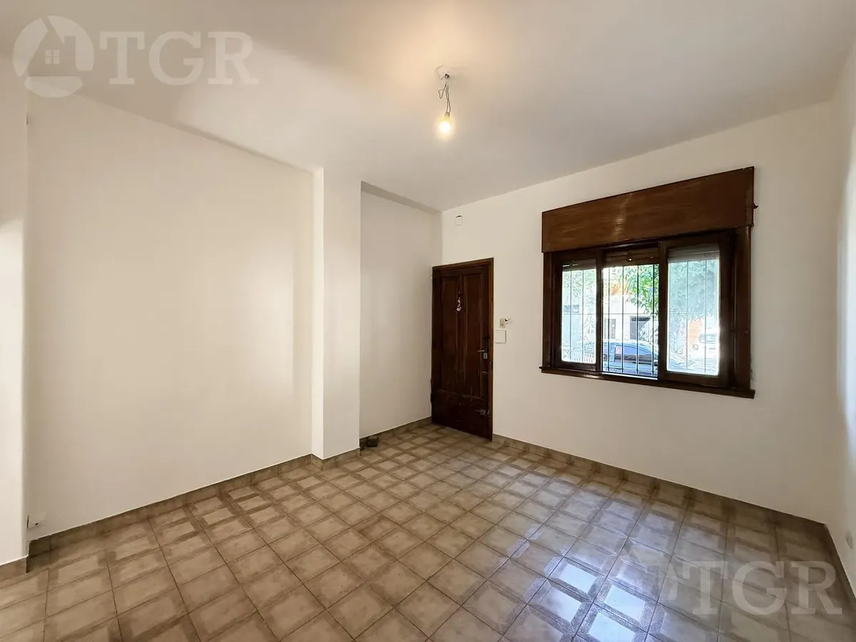 PH de 3 ambientes con patio y 2 dormitorios en Villa Pueyrredón