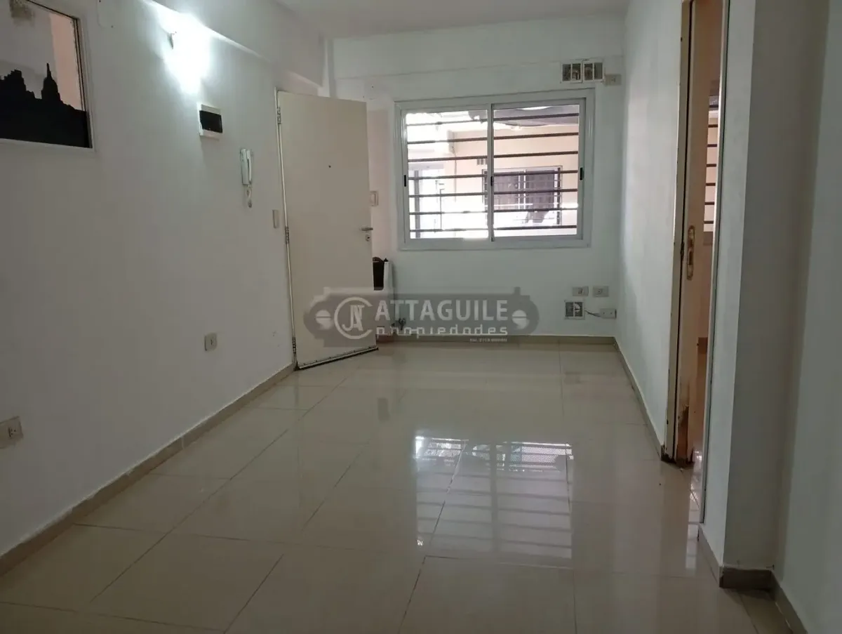 Apartamento ou escritório de 2 ambientes em Ituzaingó