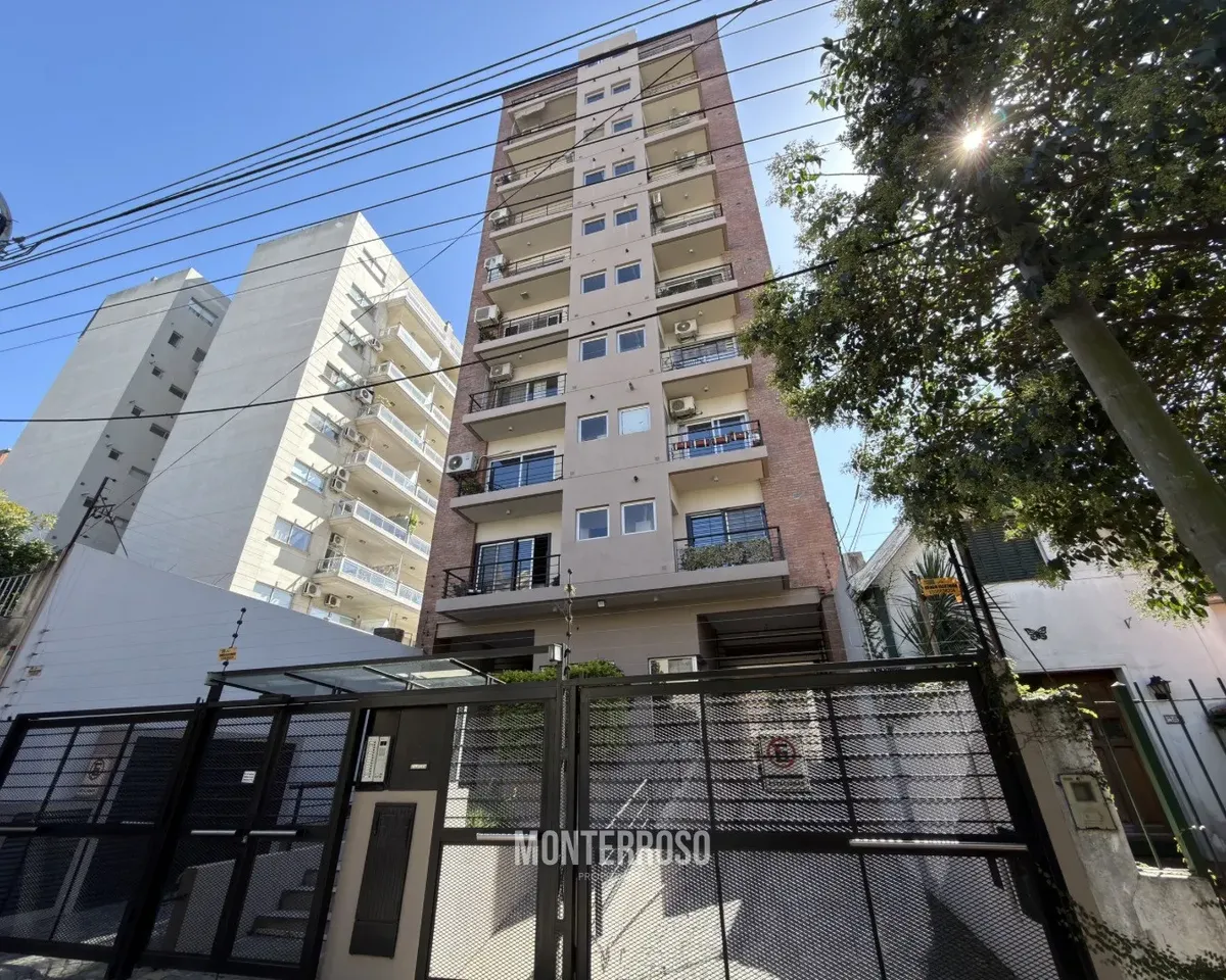 Полуэтажная квартира с 2 спальнями в Quilmes Centro