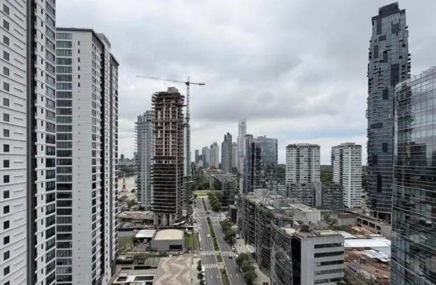 Apartamento de três ambientes com 2 dormitórios e vaga de garagem fixa em Puerto Madero