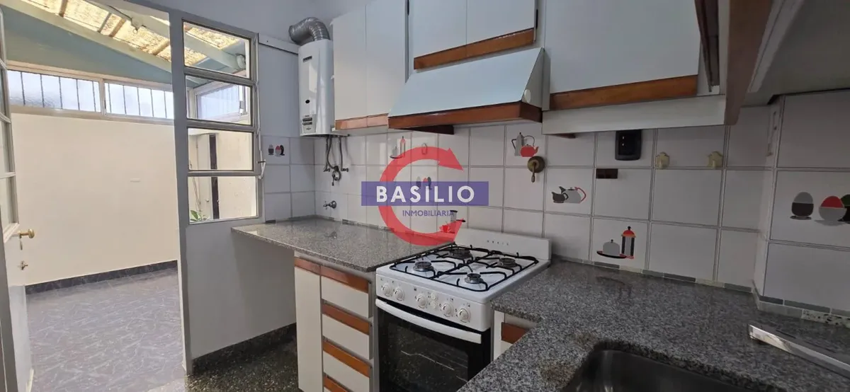 Departamento de 2 ambientes en planta baja con patio en Carapachay, Vicente López