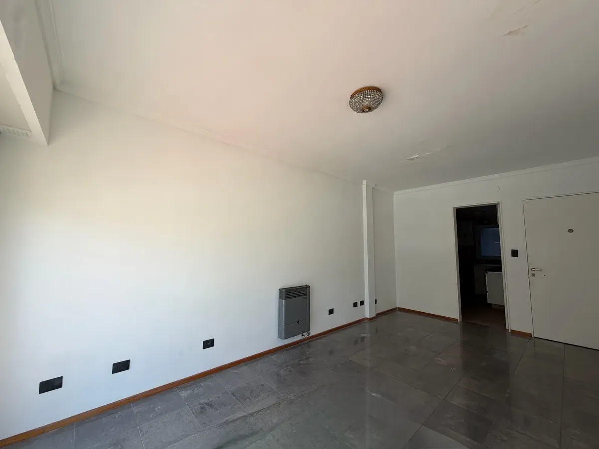 Apartamento de 3 ambientes com escritório e varanda-terraço em Belgrano