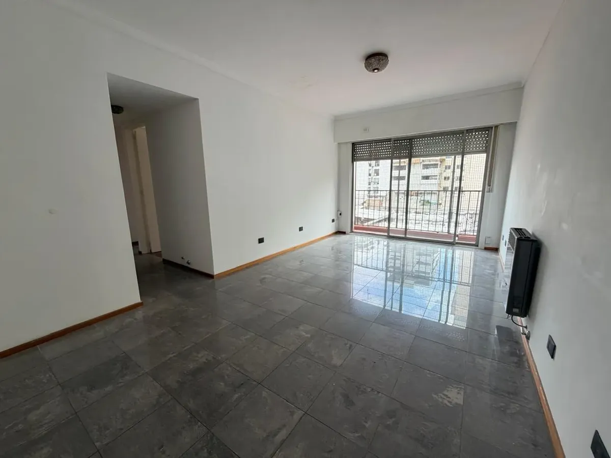 Трёхкомнатная квартира с собственной террасой и кабинетом в Belgrano