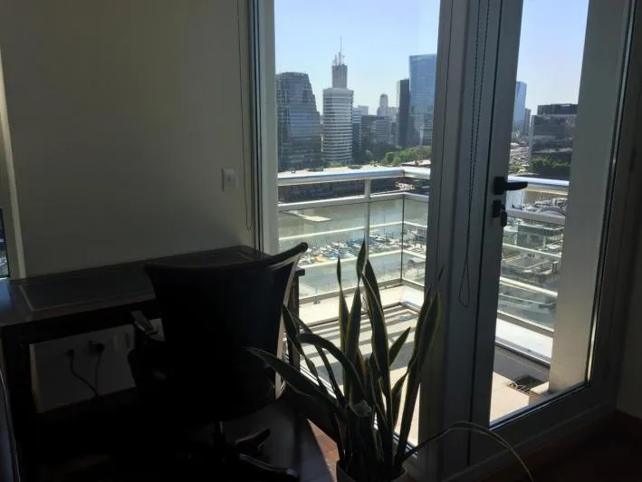 Меблированная двухкомнатная квартира в Puerto Madero