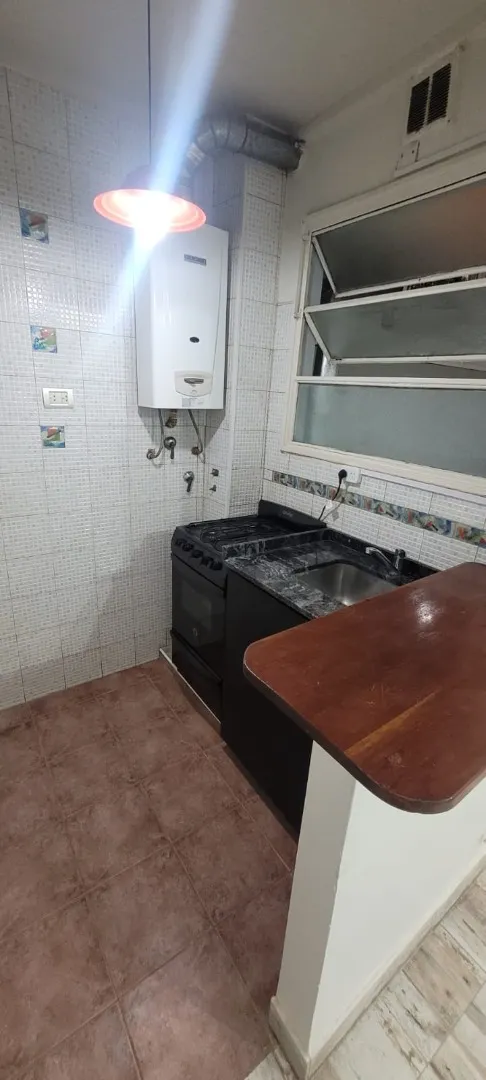 Apartamento de 2 ambientes no térreo com pátio em Colegiales