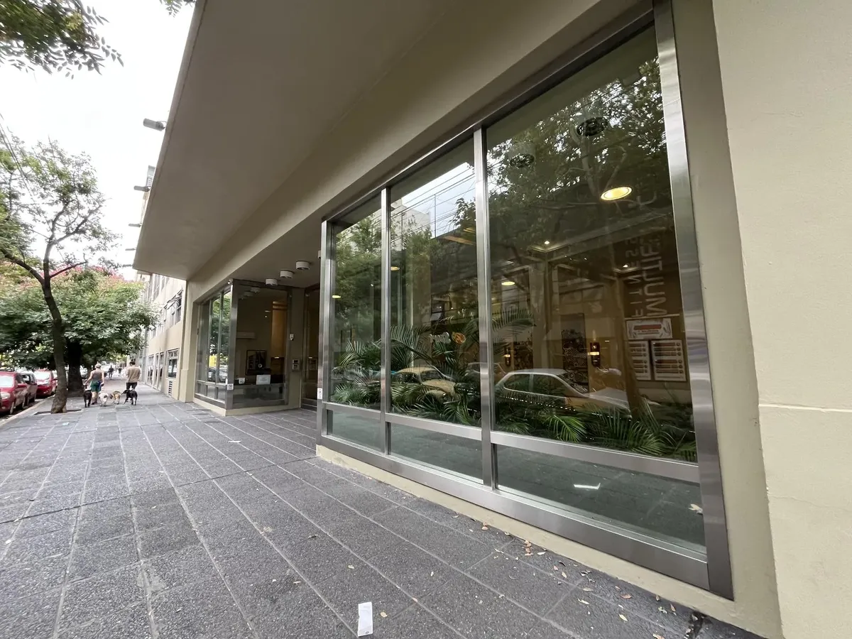 Двухкомнатная квартира с балконом в Colegiales, комплекс La Algodonera