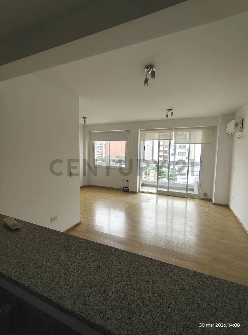 Monoambiente con balcón en Parque Chacabuco