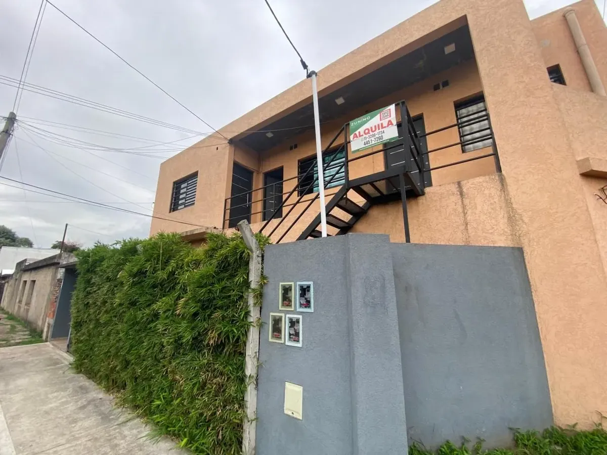 Apartamento de dois ambientes com 1 dormitório em José C. Paz