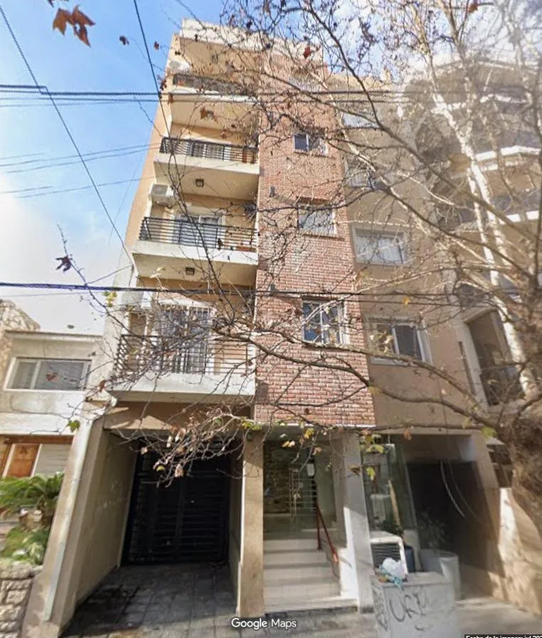 Two-room apartment with balcony in Ramos Mejía