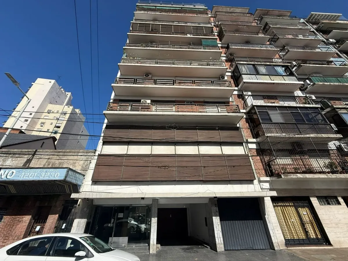 Квартира с 1 спальней в Avellaneda с отдельной кухней