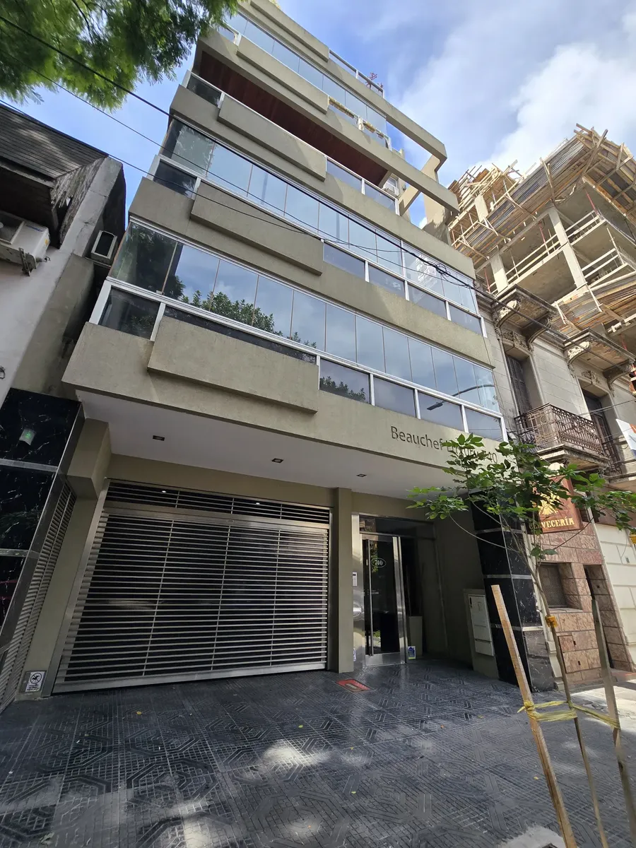 Apartamento de dois ambientes com varanda em Caballito