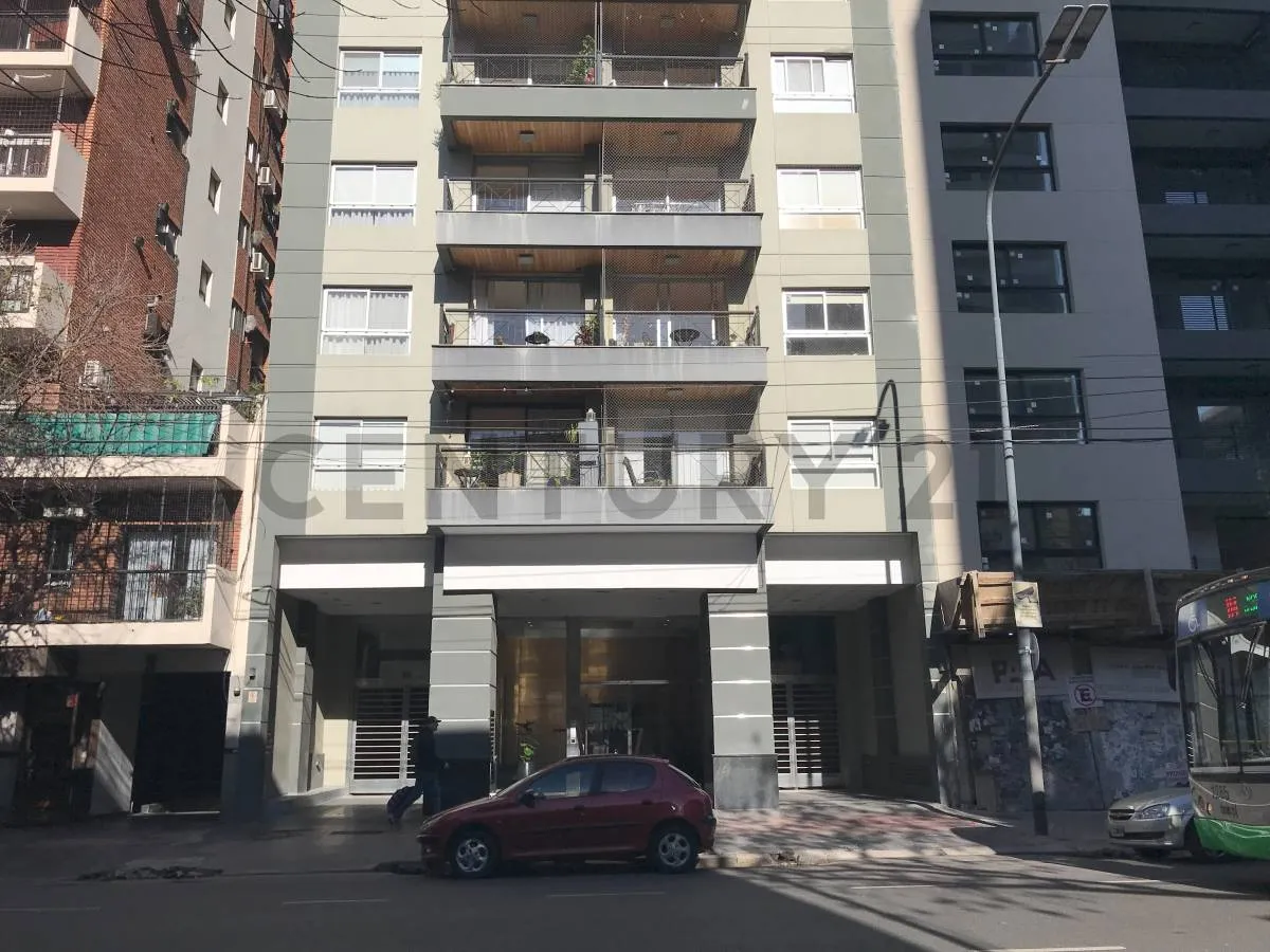 Departamento de 3 ambientes con cochera en Villa Urquiza
