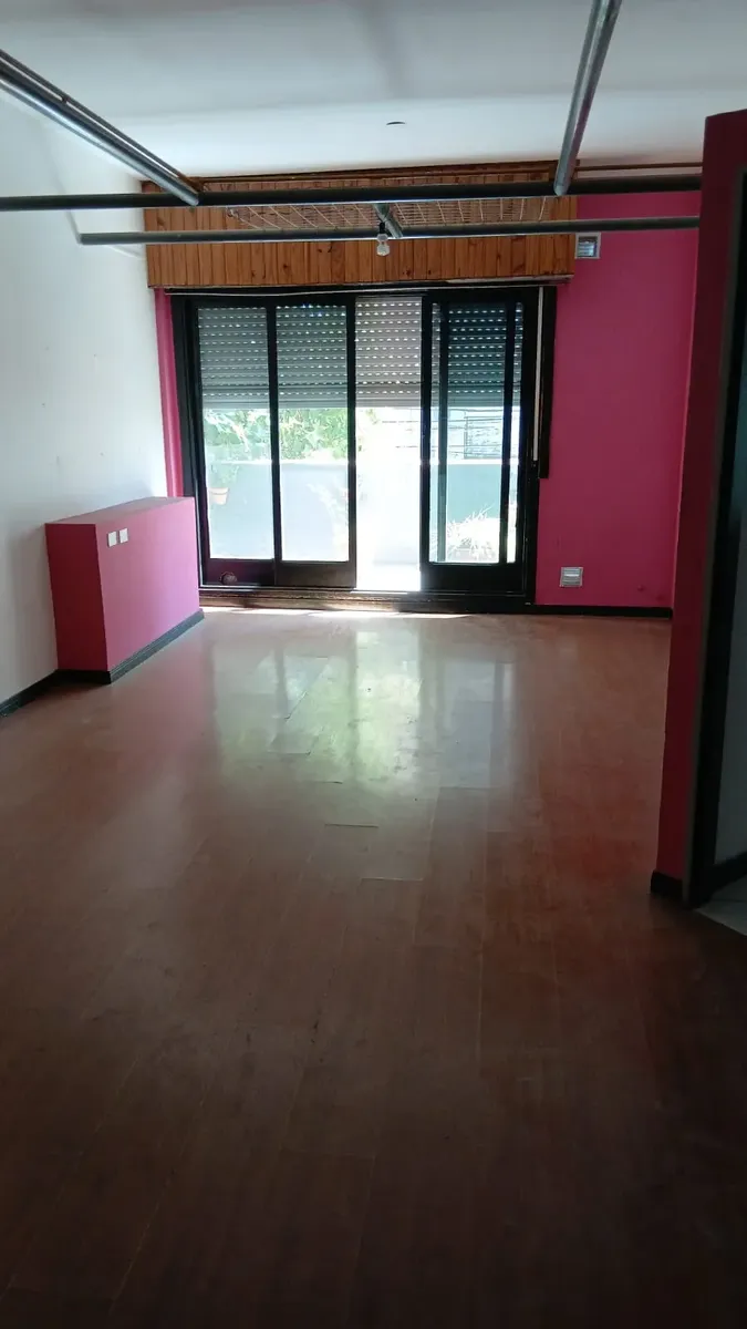 Three-bedroom half-floor apartment in Lomas de Zamora