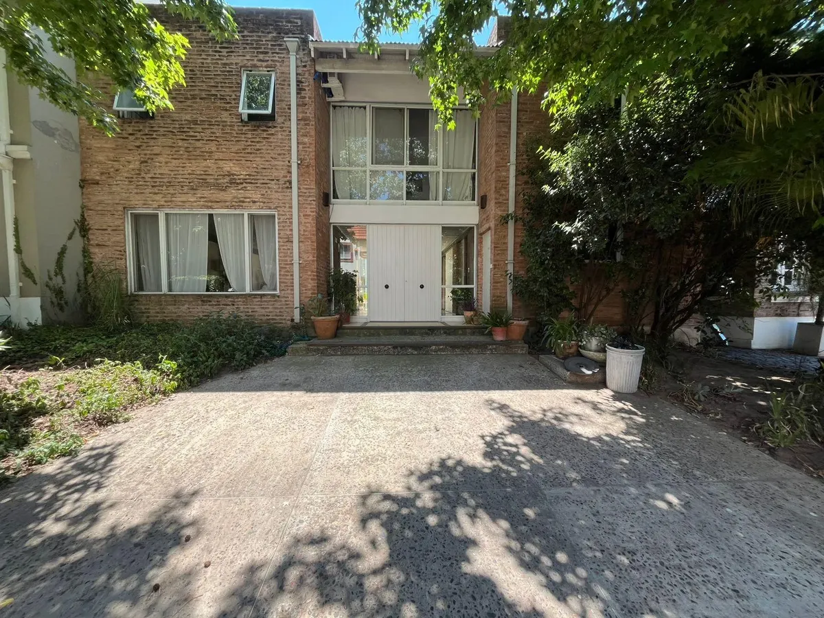 Дом с садом в аренду в Los Faroles, 3 спальни