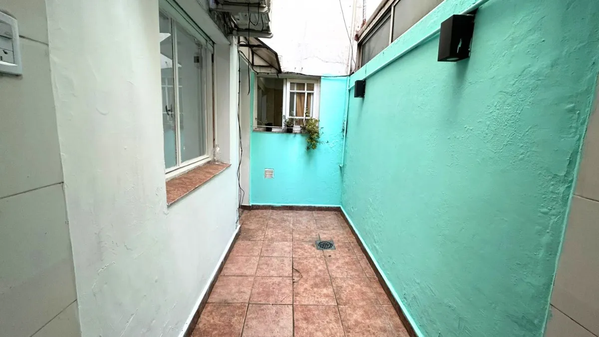 Two-room apartment with patio in Flores
