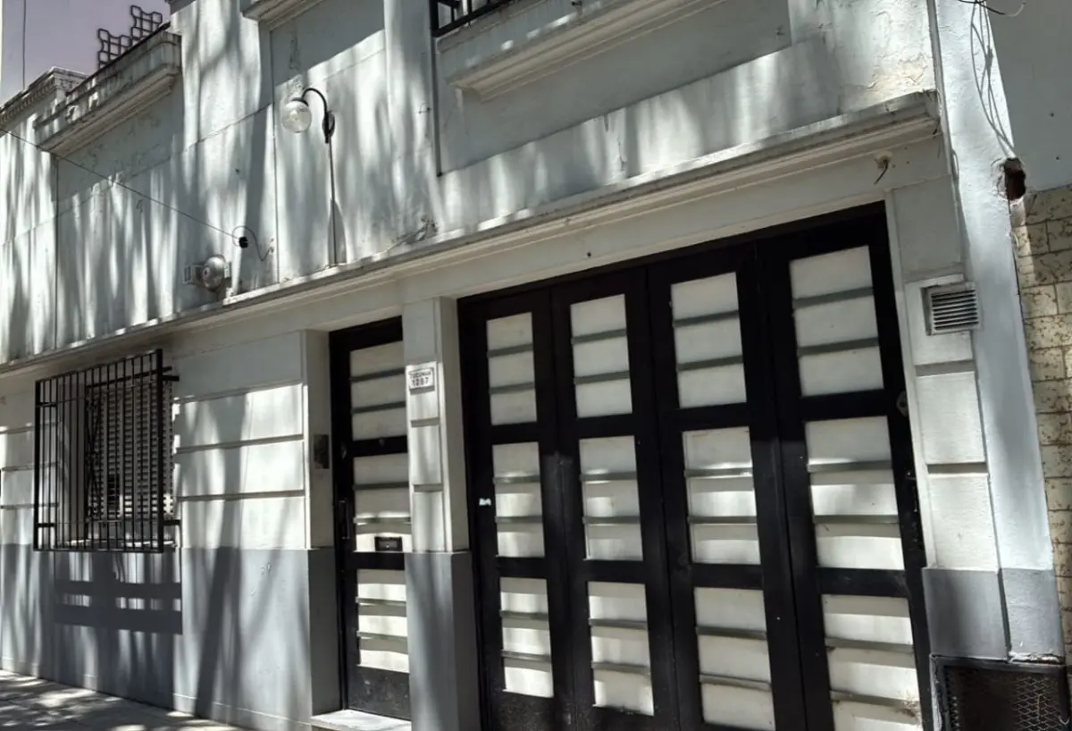 Casa para aluguel em Lanús Este para uso profissional