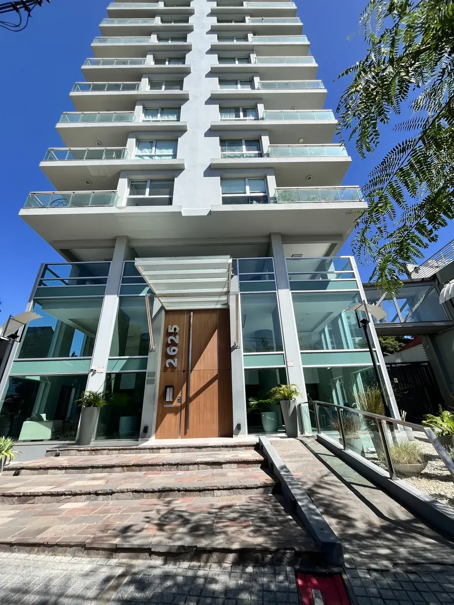 Two-room apartment on Almirante Brown Avenue in Lomas de Zamora