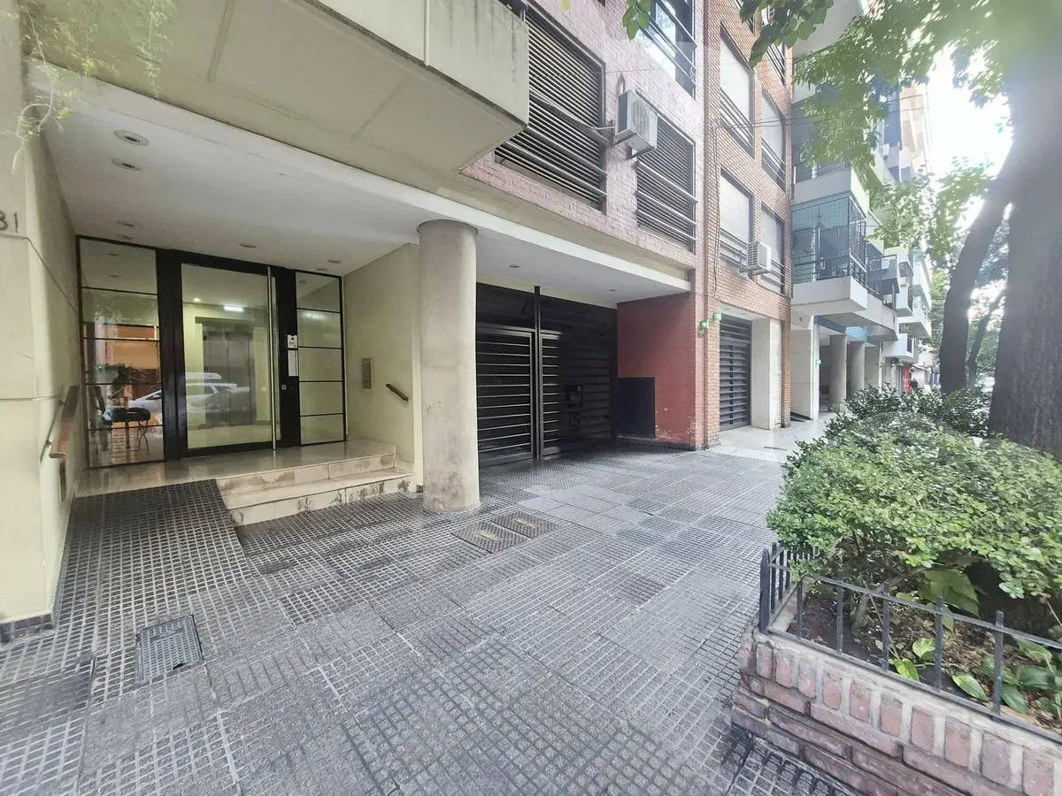 Two-bedroom three-room apartment in Palermo