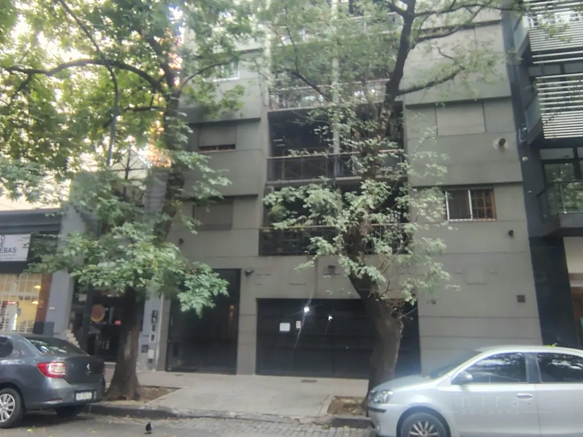 Apartamento de dois ambientes com varanda na Colegiales