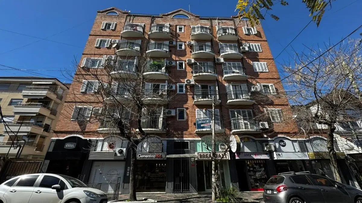 Two-room apartment with parking in Castelar Norte, Morón