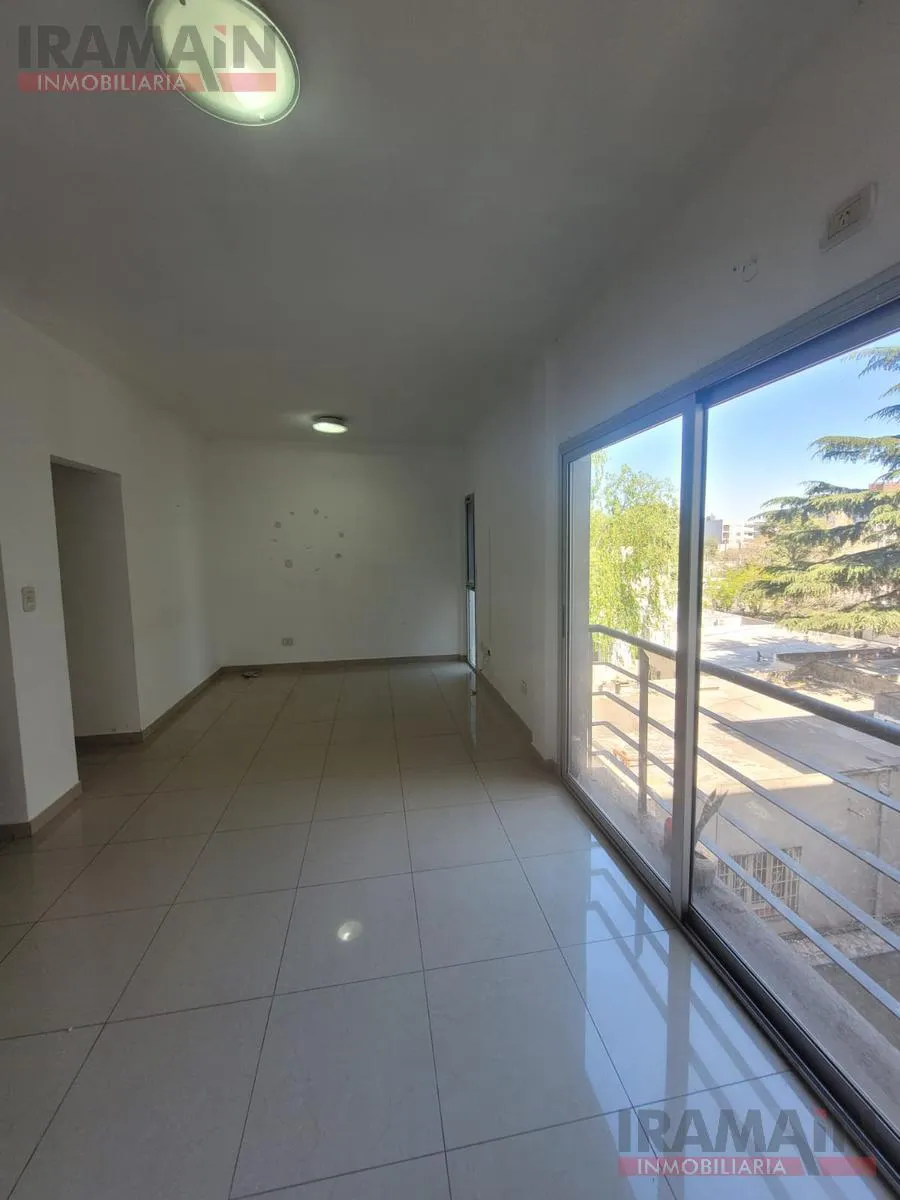 Departamento de 2 ambientes en Moreno Centro