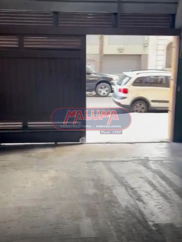 Полуэтажная квартира с 2 спальнями, балконами и парковкой в Villa Luro