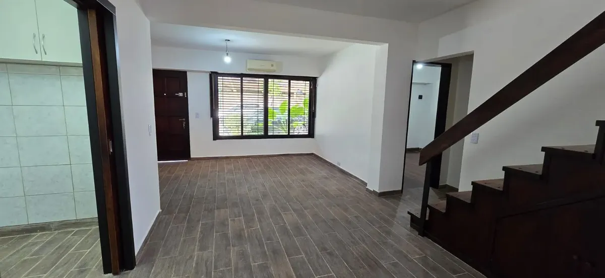 PH reciclado de 3 ambientes con 2 dormitorios en Vicente López