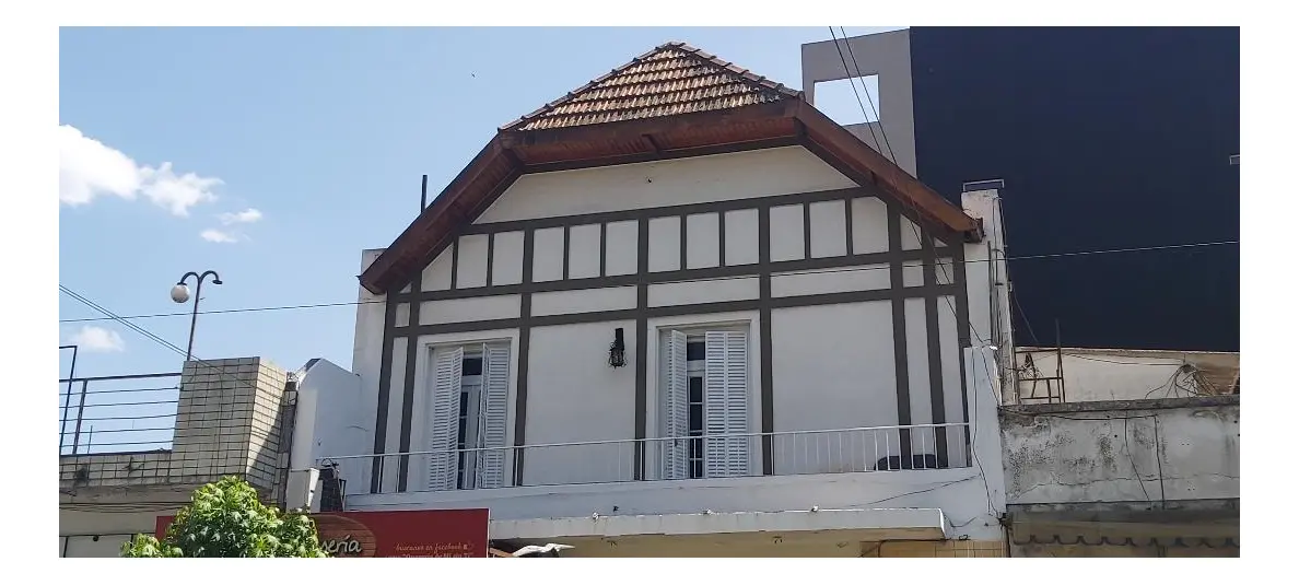 Departamento en PH de 3 dormitorios en Monte Castro con balcón terraza y patio