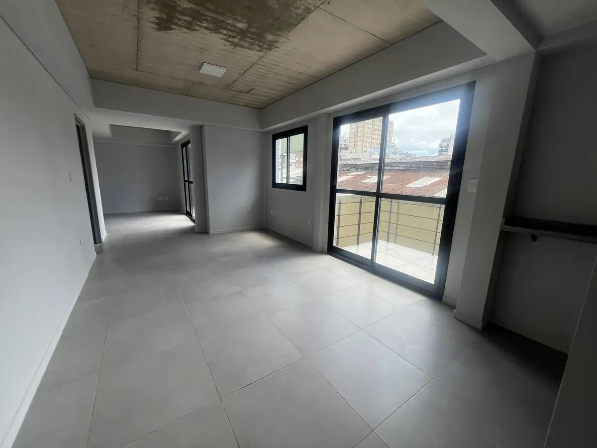 Monoambiente divisible con 2 balcones en Almagro