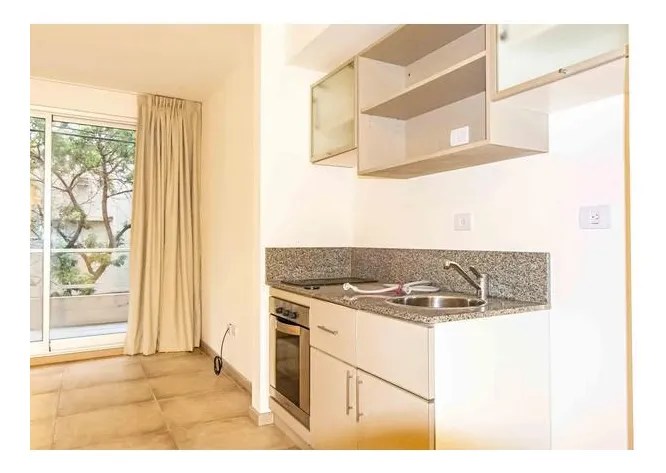 Kitnet em Palermo com varanda de 5 m²