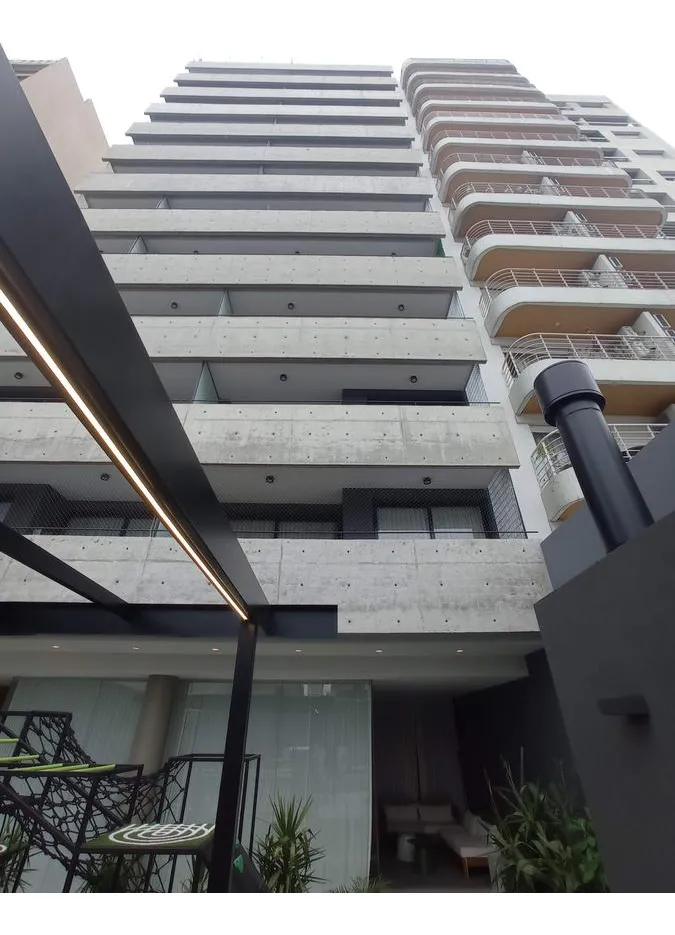 Two-and-a-half-room apartment with amenities in Flores