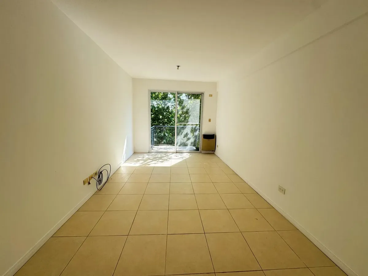 Departamento de 2 ambientes con cochera y terraza propia en San Fernando